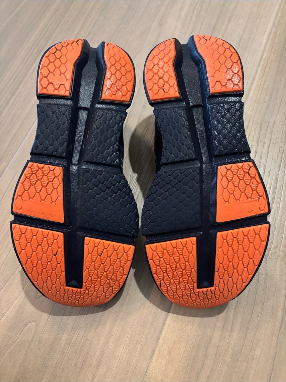 ON women’s athletic shoes - Bundle of 3 pairs!Firm price. - Picture 10 of 11